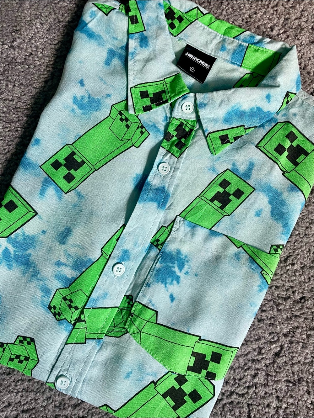 NWT Boys Light Blue Tie-Dye Creeper Print Button-Up Shirt- Size L